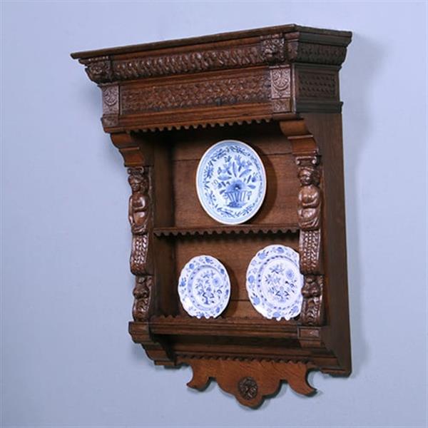 Grote foto wandkastje of wandrek met renaissance steekwerk 17e eeuw en later no.371415 antiek en kunst stoelen en banken