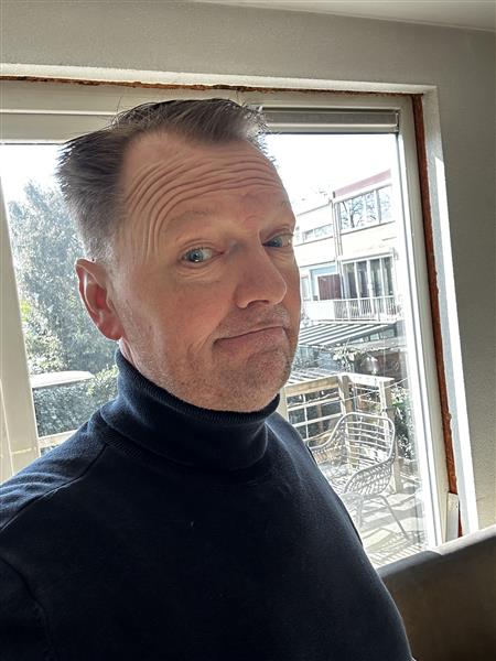 Grote foto wie zoekt er een man contacten en berichten man zoekt vrouw