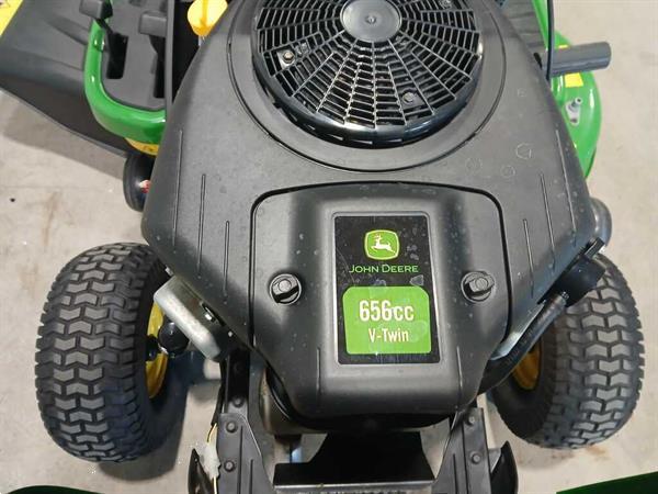 Grote foto john deere zitmaaier tuin en terras zitmaaiers