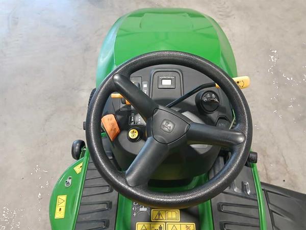 Grote foto john deere zitmaaier tuin en terras zitmaaiers