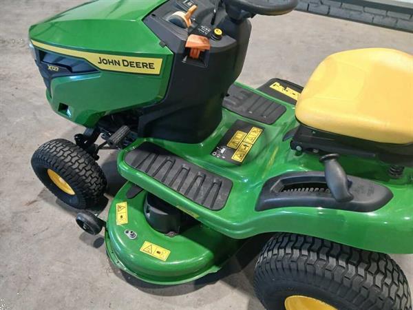Grote foto john deere zitmaaier tuin en terras zitmaaiers