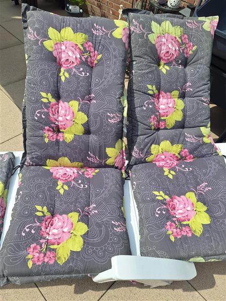 Grote foto 2 tuinstoel kussens met voetenbank kussen tuin en terras tuinmeubelen