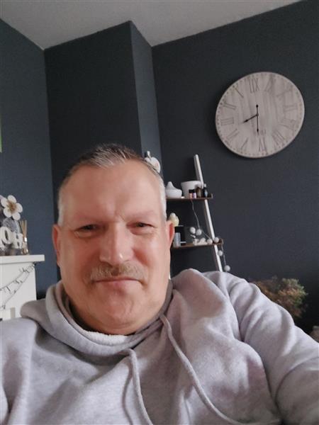 Grote foto leuke man zoekt vrouw contacten en berichten man zoekt vrouw