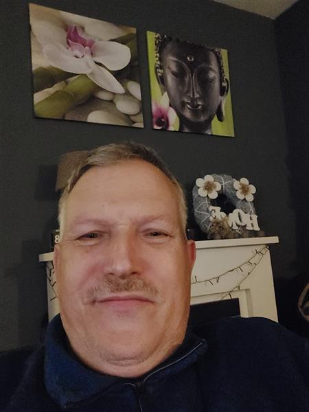 Grote foto leuke man zoekt vrouw contacten en berichten man zoekt vrouw