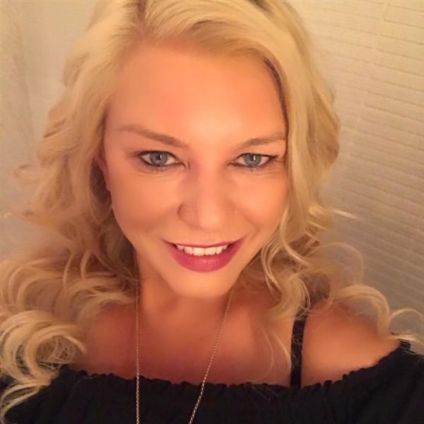 Grote foto kan jij de handjes en woorden wel bij je houden contacten en berichten vrouw zoekt man