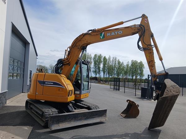 Grote foto kato midi kraan 8.5 ton met kantelstuk op de bak doe het zelf en verbouw kranen en graafmachines