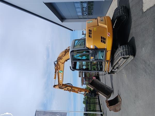 Grote foto kato midi kraan 8.5 ton met kantelstuk op de bak doe het zelf en verbouw kranen en graafmachines