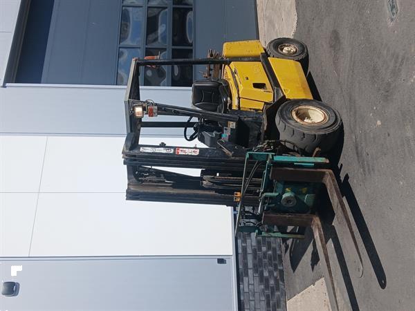 Grote foto yale 2.5ton deisel triplo rotator agrarisch heftrucks