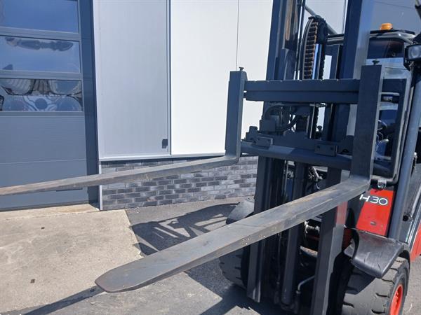 Grote foto linde h30d met freelift en sideshift. agrarisch heftrucks