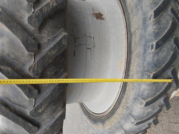Grote foto cultuur wielen dubbellucht rijafstand 75 cm 300 95 r52 12.4 r52 agrarisch wielen