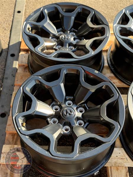 Grote foto originele ram 1500 velgen 18 inch 6x139.7 auto onderdelen overige auto onderdelen