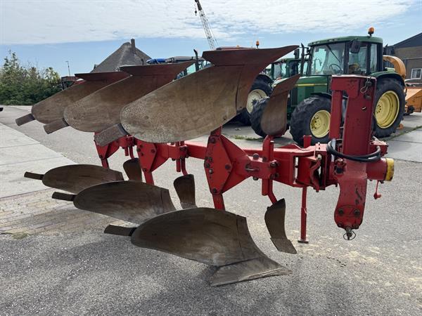 Grote foto krone mustang 120 3 ploeg 3 schaar agrarisch ploegen