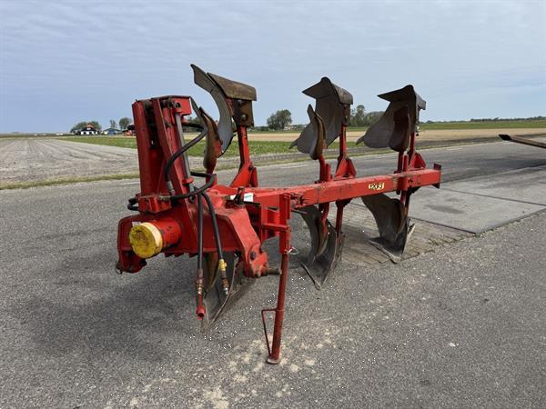 Grote foto krone mustang 120 3 ploeg 3 schaar agrarisch ploegen