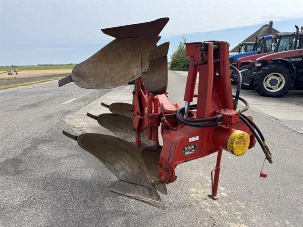 Grote foto krone mustang 120 3 ploeg 3 schaar agrarisch ploegen