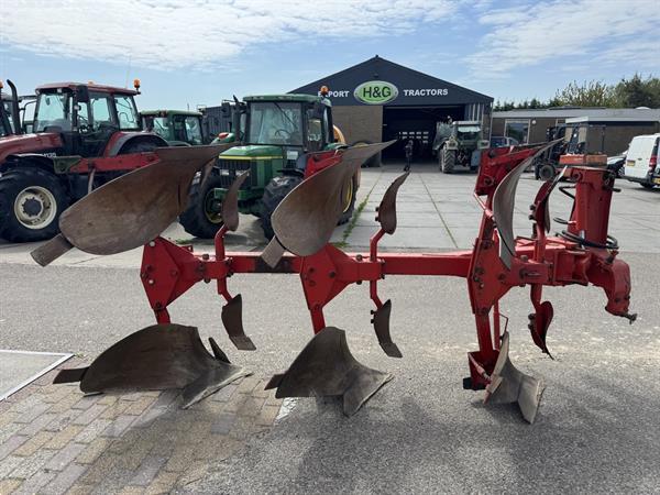 Grote foto krone mustang 120 3 ploeg 3 schaar agrarisch ploegen