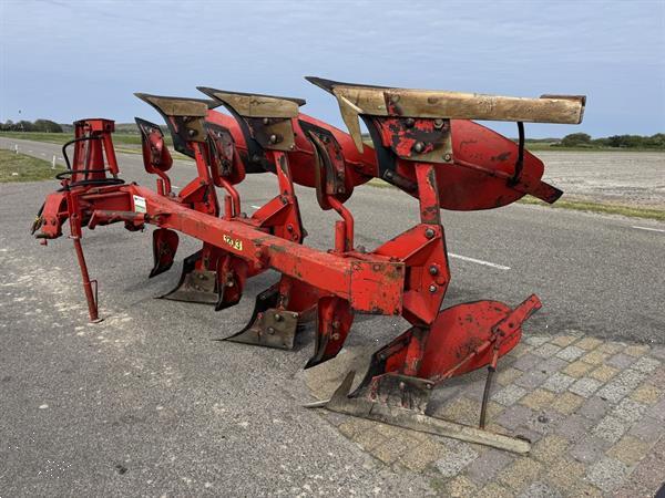 Grote foto krone mustang 120 3 ploeg 3 schaar agrarisch ploegen