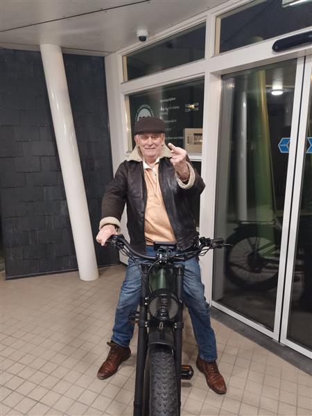 Grote foto noodkreet contacten en berichten man zoekt vrouw