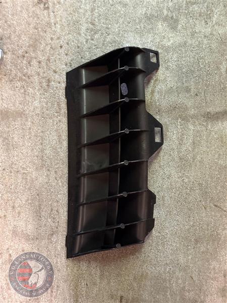Grote foto gm front bumper trim cap rh 15746399 gmt800 auto onderdelen overige auto onderdelen