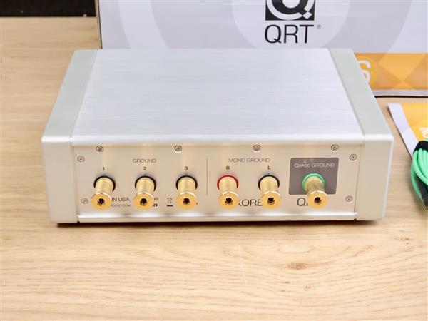 Grote foto qrt quantum qkore 6 high end audio ground unit by nordost audio tv en foto algemeen