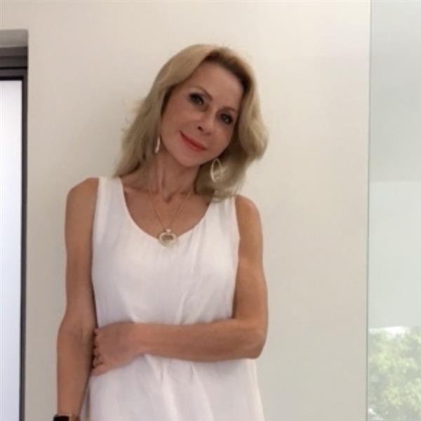 Grote foto wie bezorgt mij nog gelukkige jaren contacten en berichten vrouw zoekt man