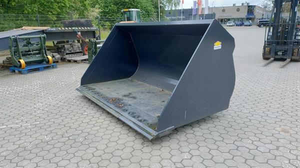 Grote foto nieuwe schepbak hekamp volvo opname agrarisch shovels