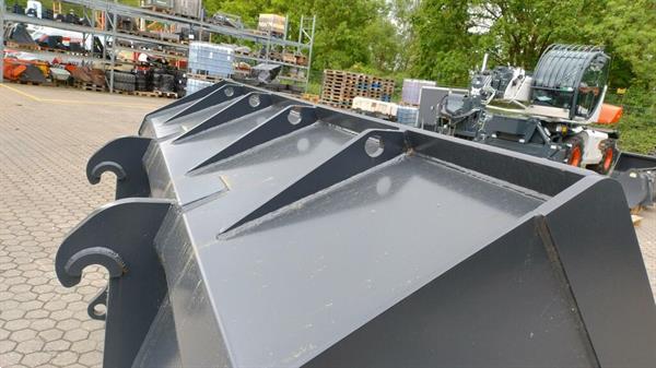 Grote foto nieuwe schepbak hekamp volvo opname agrarisch shovels