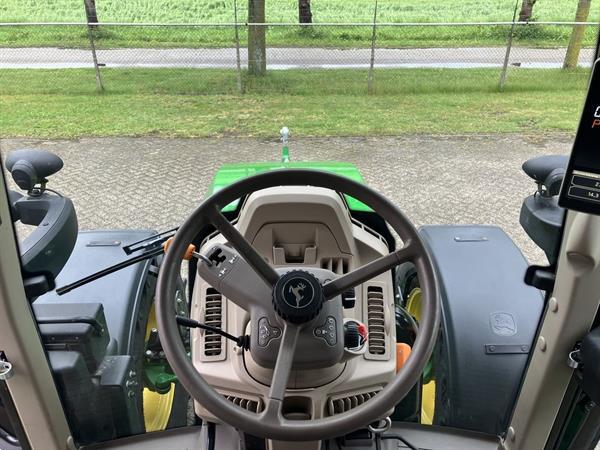 Grote foto john deere 6120m 782072 agrarisch tractoren