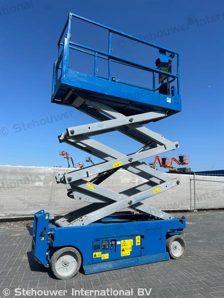 Grote foto genie gs2032 hoogwerker schaarhoogwerker gs 2032 doe het zelf en verbouw hoogwerkers