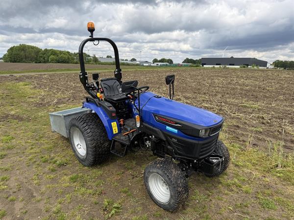 Grote foto farmtrac ft26 hst minitractor demo 2026 38 uur incl grondbak agrarisch tractoren