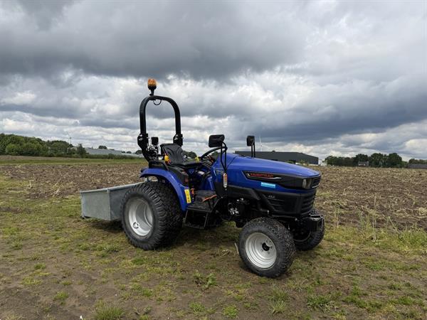 Grote foto farmtrac ft26 hst minitractor demo 2026 38 uur incl grondbak agrarisch tractoren