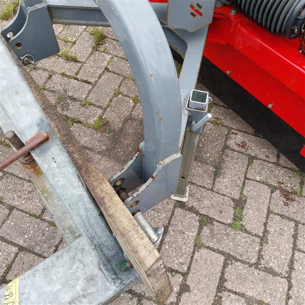 Grote foto kraffter veegmachine 140 aftakas marge inruiler agrarisch mechanisatie