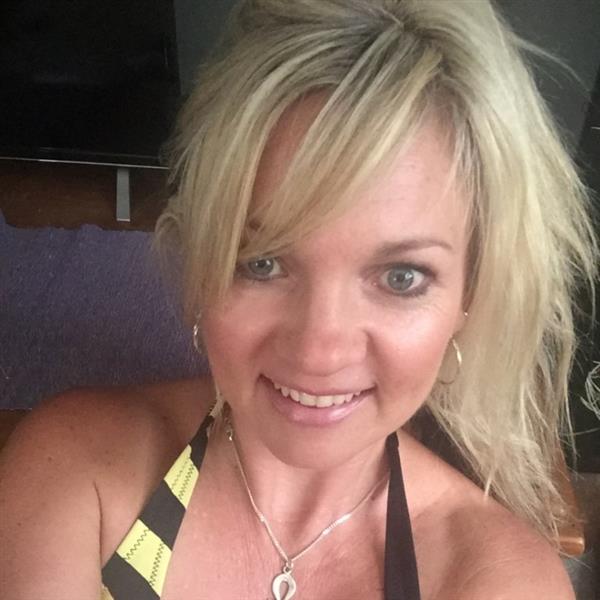 Grote foto wij willen jou erbij hebben contacten en berichten vrouw zoekt man