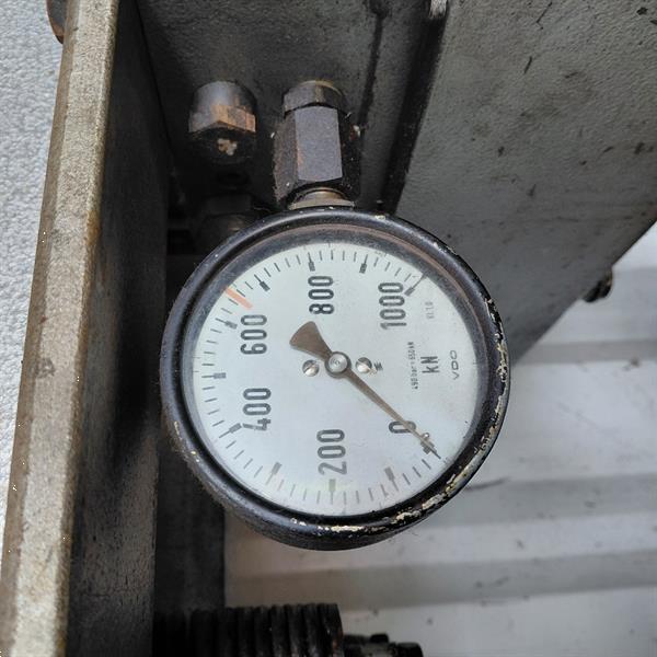 Grote foto matra werke gmbh zware werkplaatspers doe het zelf en verbouw ijzerwaren en bevestigingsmiddelen