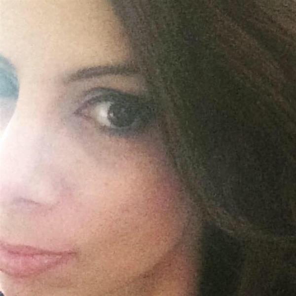 Grote foto nog geen 40 en eenzaam help contacten en berichten vrouw zoekt man