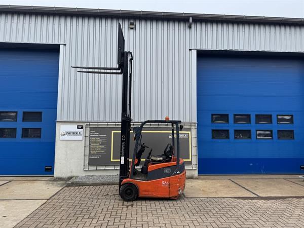 Grote foto vs 22886 elektrische heftruck toyota 7fbest15 agrarisch heftrucks
