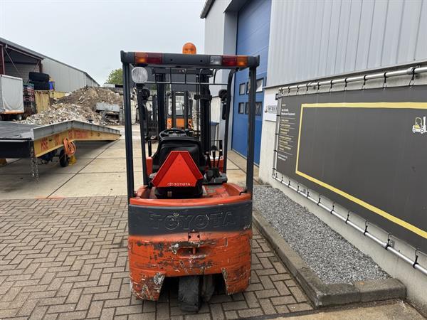 Grote foto vs 22886 elektrische heftruck toyota 7fbest15 agrarisch heftrucks