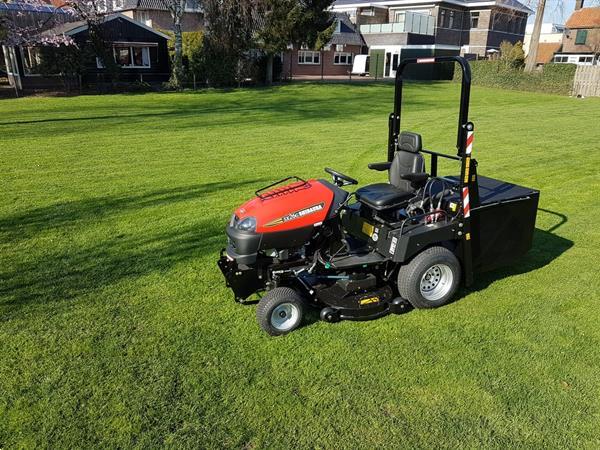 Grote foto shibaura sx26g tuin en terras zitmaaiers
