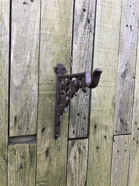 Grote foto wandhaak met rozen gietijzer sierlijke wand decoratie huis en inrichting woningdecoratie