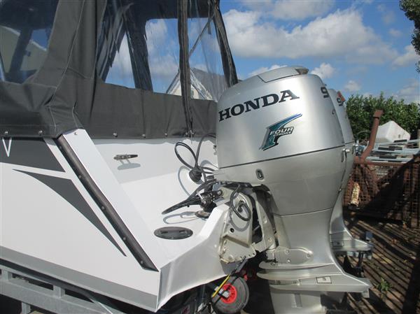 Grote foto vis boot watersport en boten vis en consoleboten