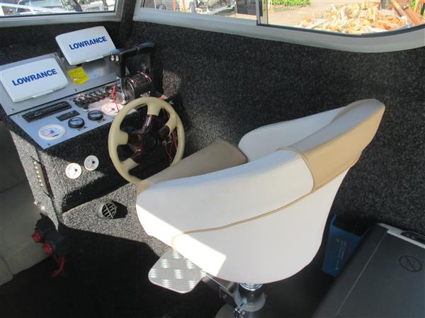 Grote foto vis boot watersport en boten vis en consoleboten
