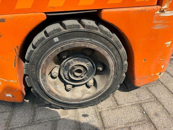 Grote foto vs 22897 bendi smalle gangen heftruck narrow aisle agrarisch heftrucks