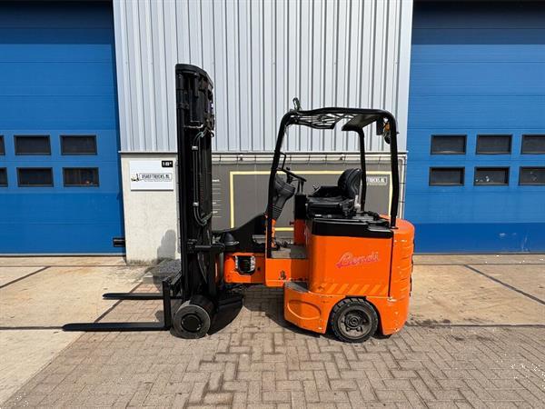 Grote foto vs 22897 bendi smalle gangen heftruck narrow aisle agrarisch heftrucks