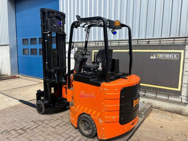 Grote foto vs 22897 bendi smalle gangen heftruck narrow aisle agrarisch heftrucks