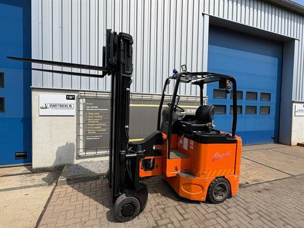 Grote foto vs 22897 bendi smalle gangen heftruck narrow aisle agrarisch heftrucks