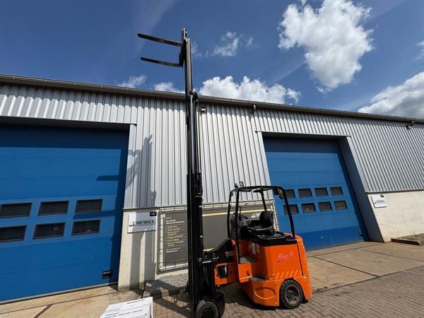 Grote foto vs 22897 bendi smalle gangen heftruck narrow aisle agrarisch heftrucks