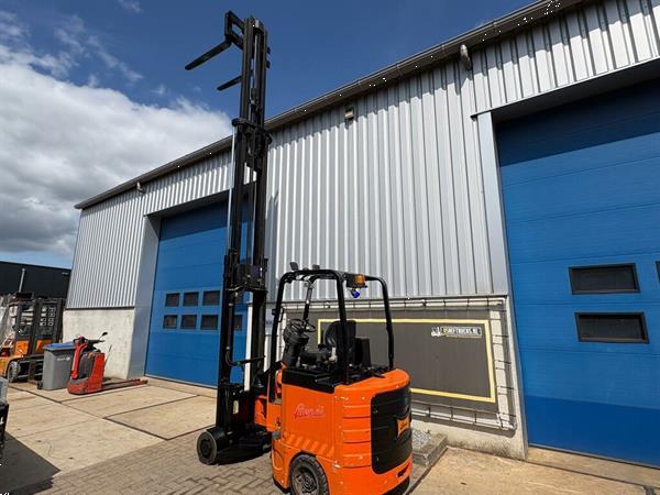 Grote foto vs 22897 bendi smalle gangen heftruck narrow aisle agrarisch heftrucks