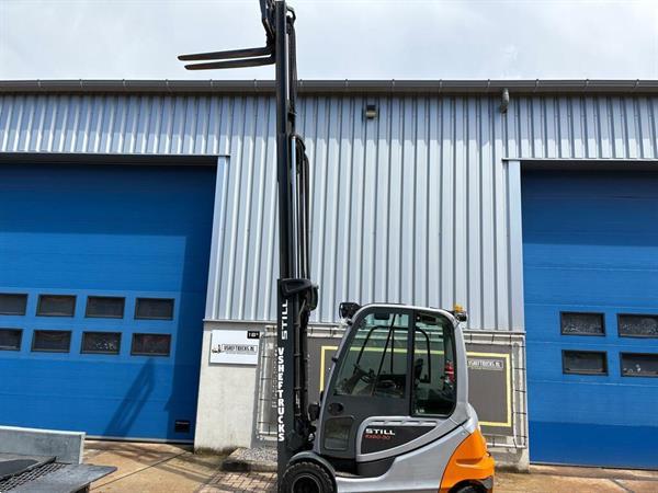 Grote foto vs 22904 elektrische triplex heftruck still rx60 30 agrarisch heftrucks