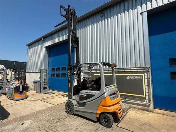 Grote foto vs 22903 elektrische triplex heftruck still rx60 30 agrarisch heftrucks