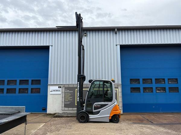 Grote foto vs 22905 elektrische triplex heftruck still rx60 30 agrarisch heftrucks