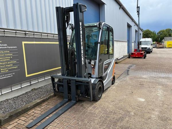 Grote foto vs 22905 elektrische triplex heftruck still rx60 30 agrarisch heftrucks